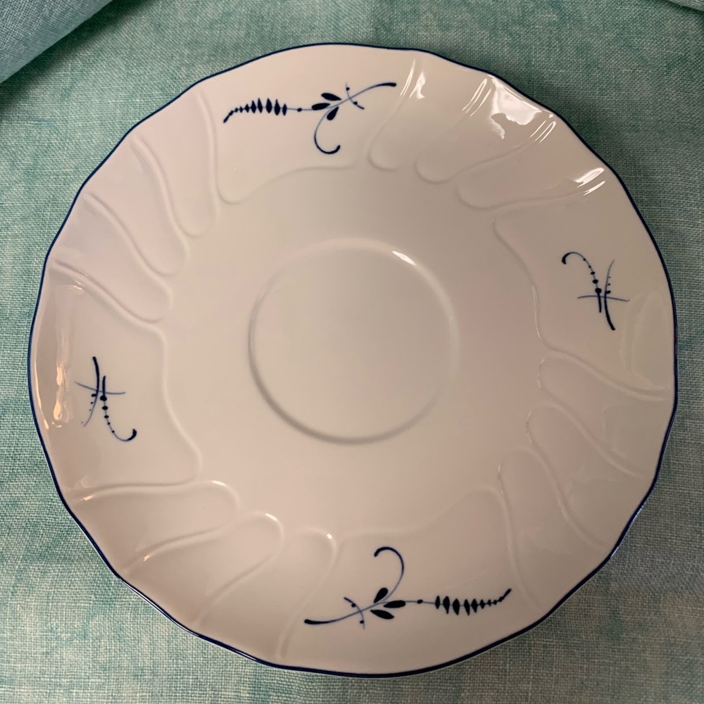Villeroy & Boch Vieux Luxembourg blue floral saucer.
